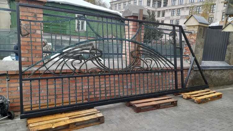 Распашные ворота Сходня